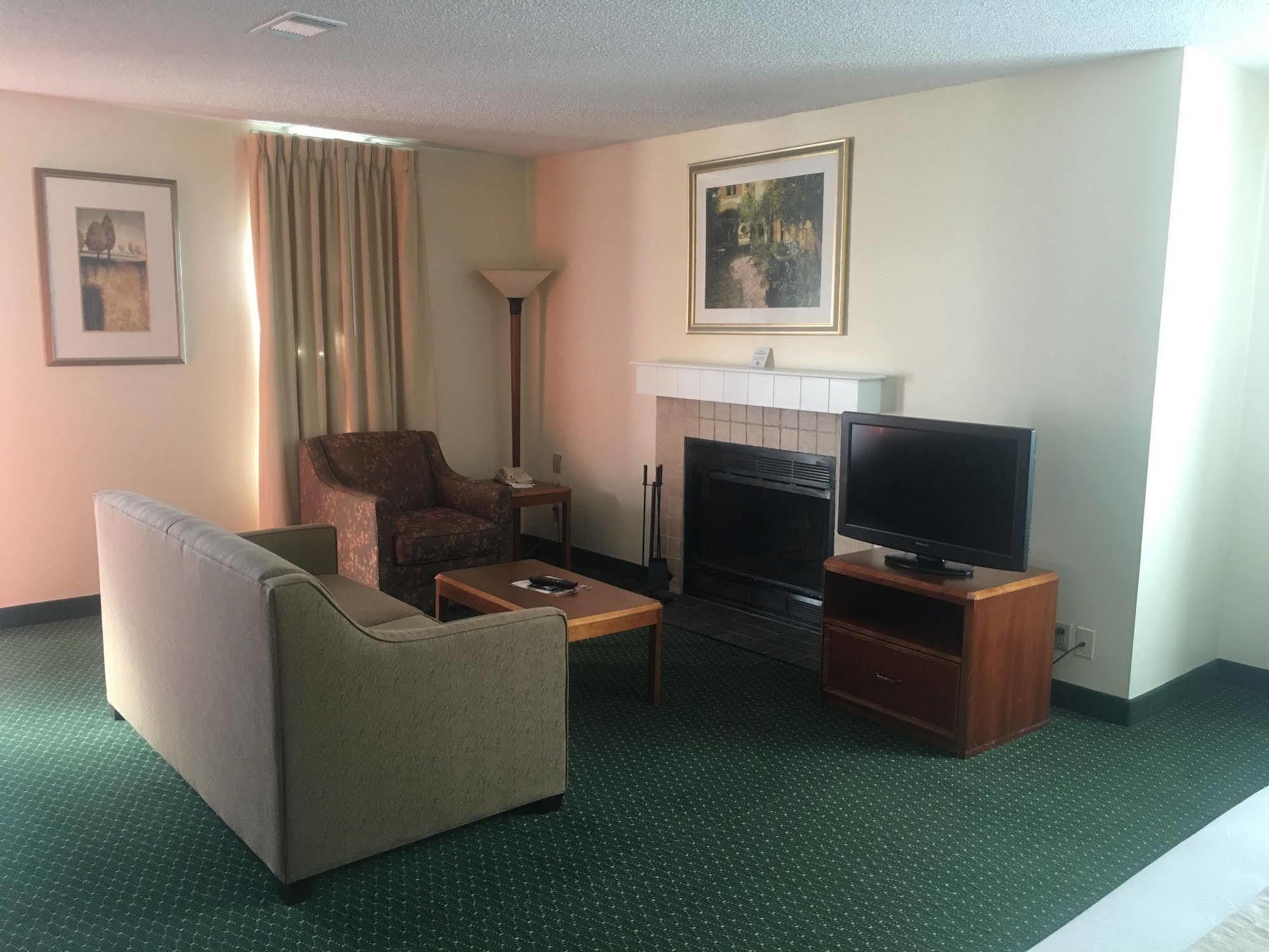 Fairbridge Inn & Suites - Akron Copley Township - West Exteriér fotografie